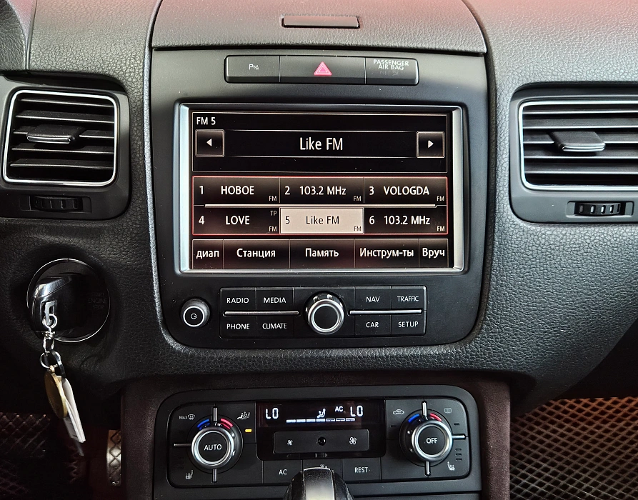 Volkswagen Touareg, II 2011
