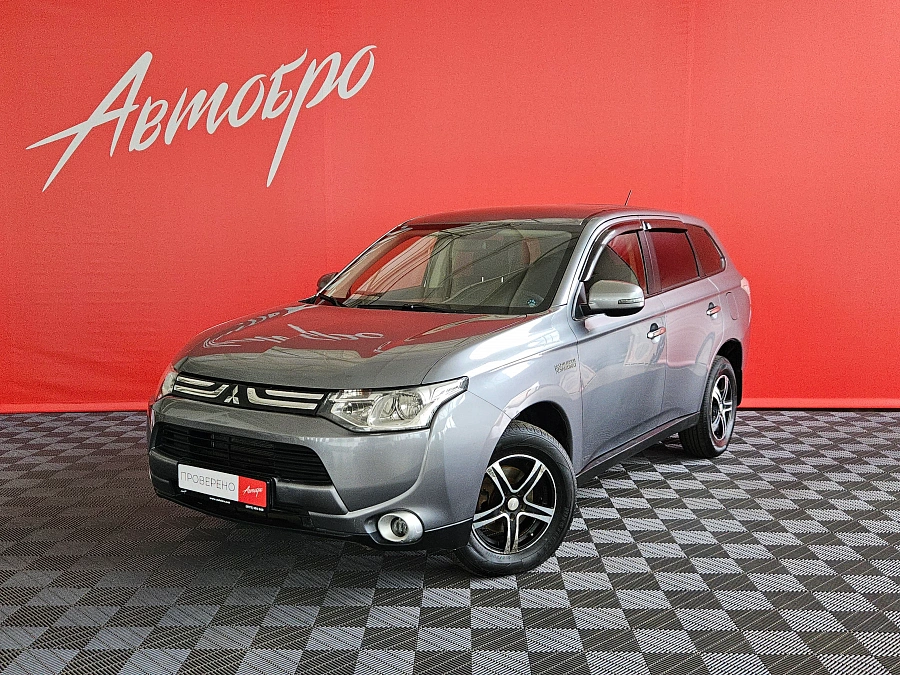 Mitsubishi Outlander, III 2013