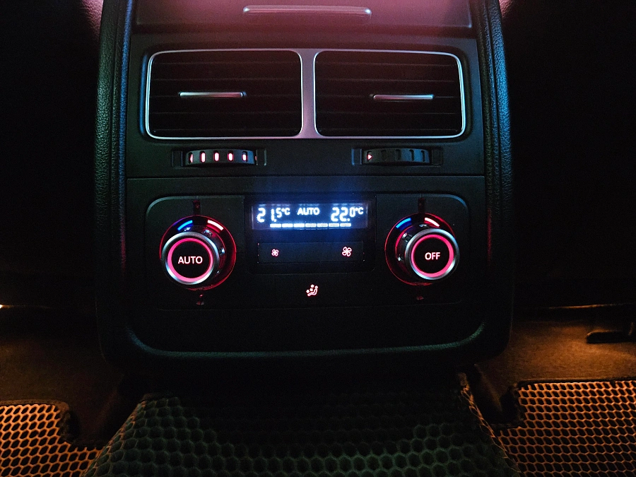 Volkswagen Touareg, II 2010