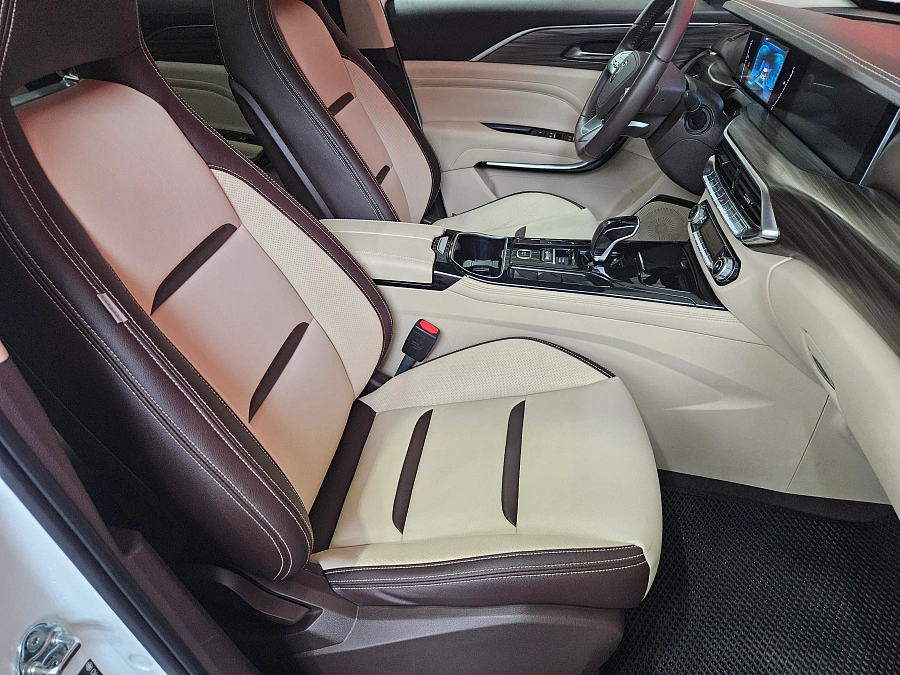 FAW Bestune T77, I 2022