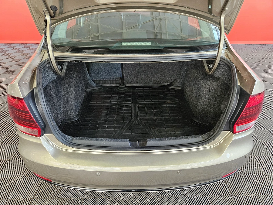 Volkswagen Polo, V Рестайлинг 2015