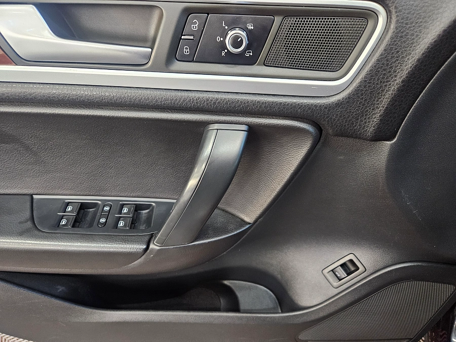 Volkswagen Touareg, II 2010