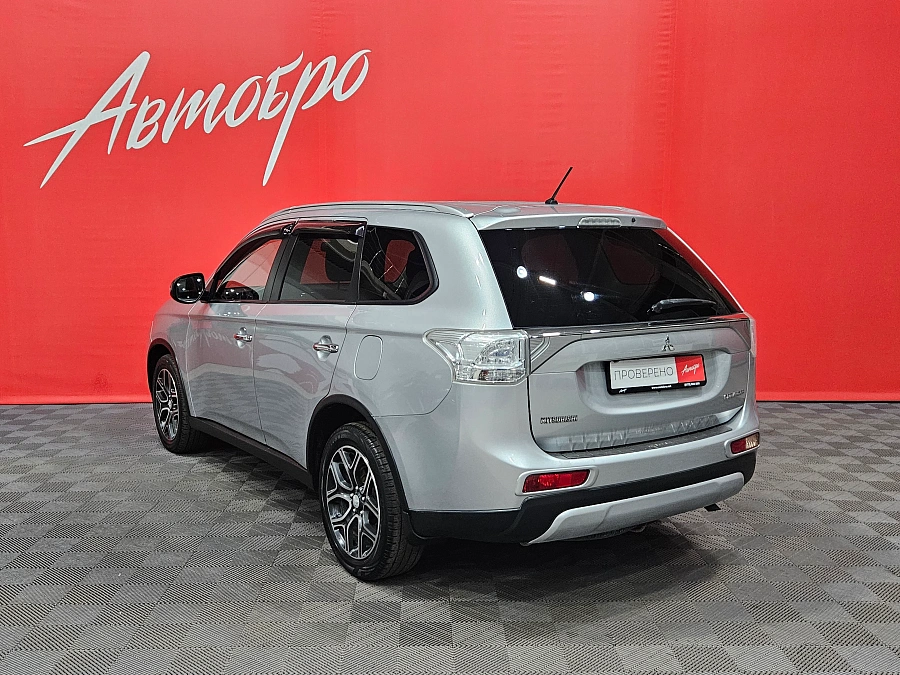 Mitsubishi Outlander, III Рестайлинг 2014