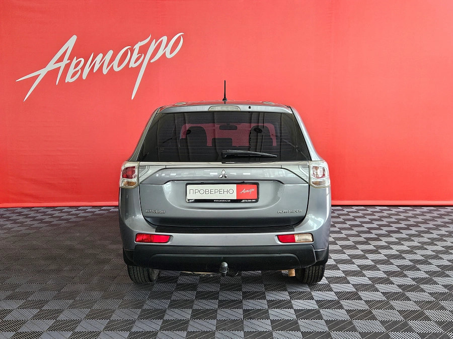 Mitsubishi Outlander, III 2013