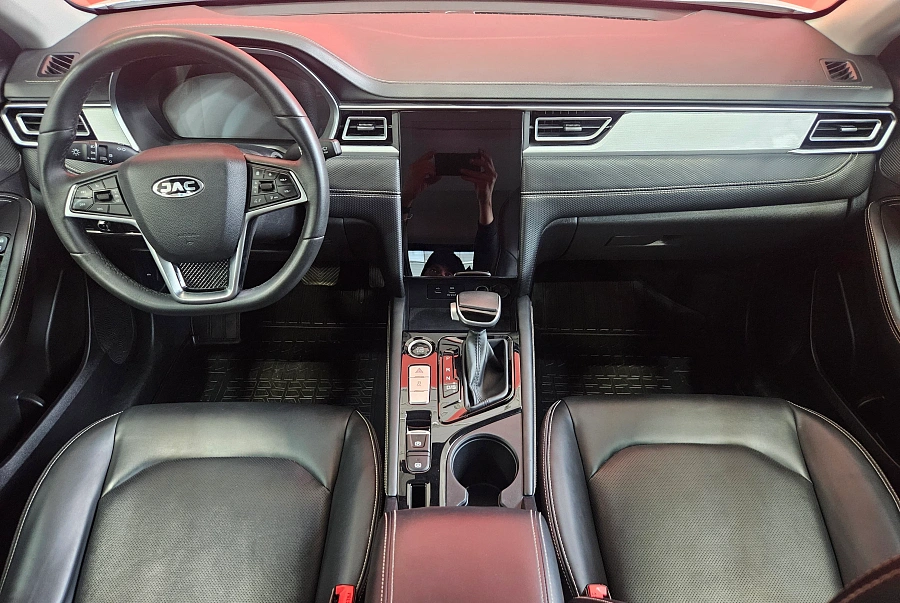 JAC J7, I 2023