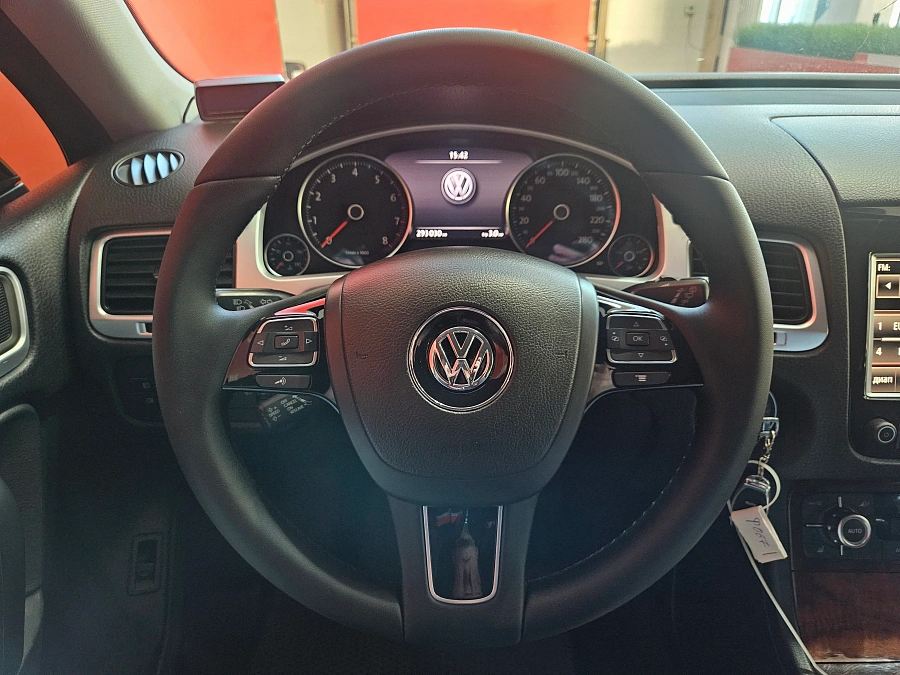 Volkswagen Touareg, II 2010
