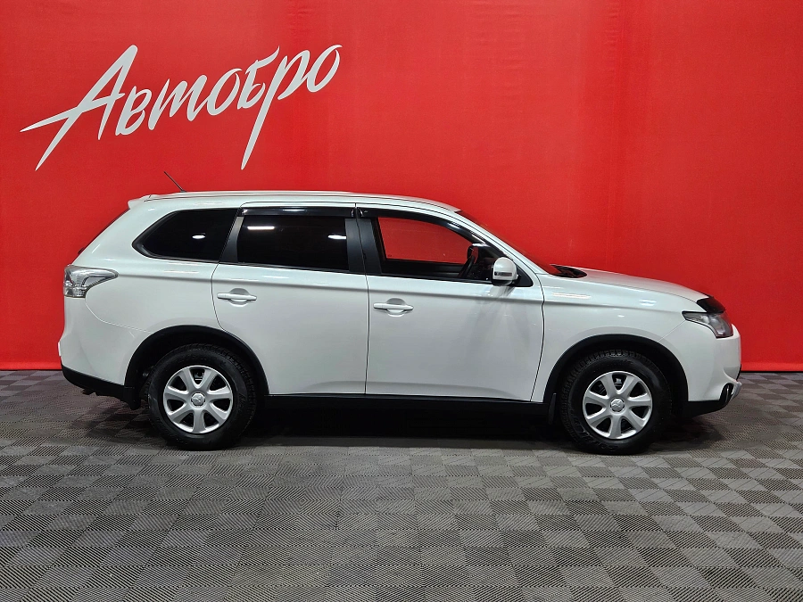 Mitsubishi Outlander, III 2014