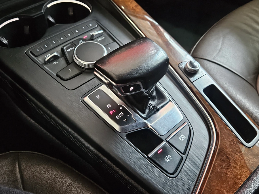 Audi A4, V (B9) 2016