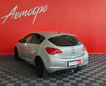 Opel Astra, J 2010