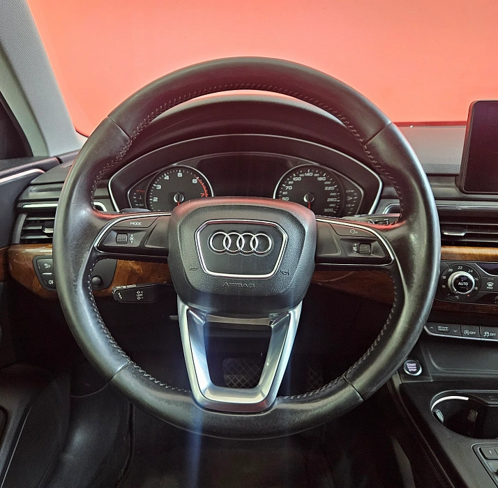 Audi A4, V (B9) 2016