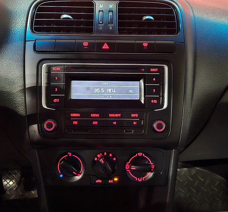 Volkswagen Polo, V Рестайлинг 2015