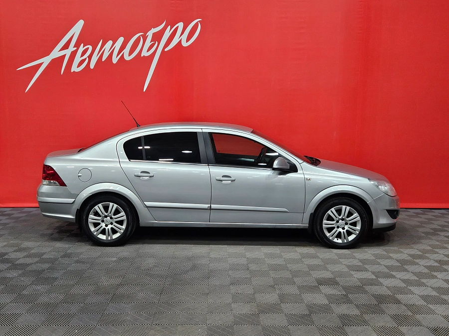 Opel Astra, H Рестайлинг 2011