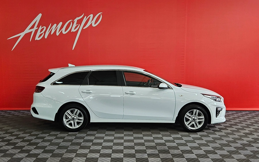 Kia Ceed, III 2021