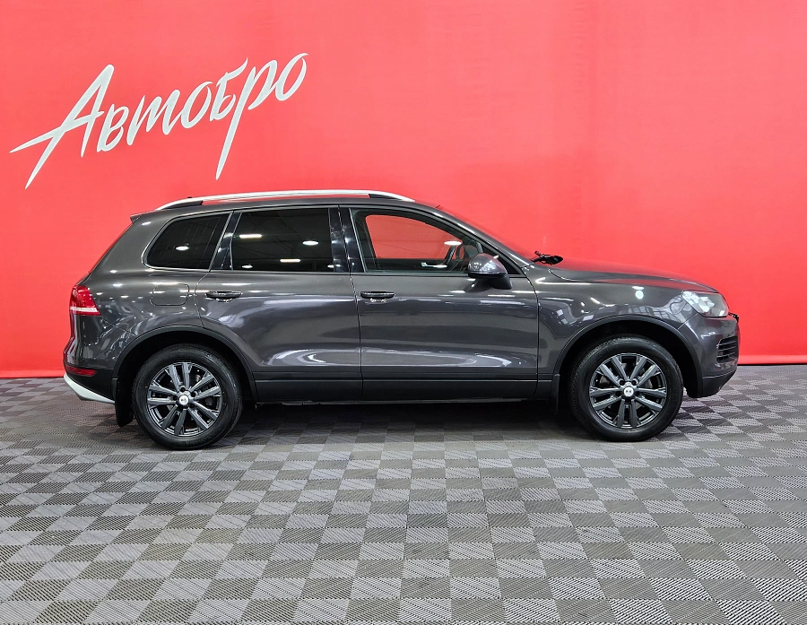 Volkswagen Touareg, II 2011