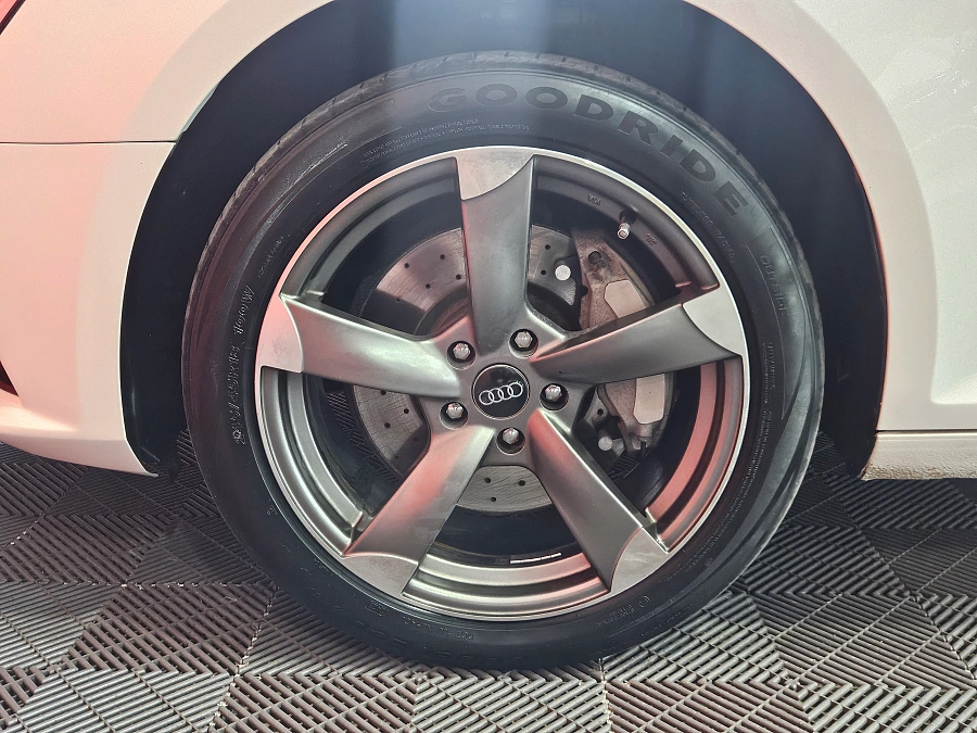 Audi A4, V (B9) 2016