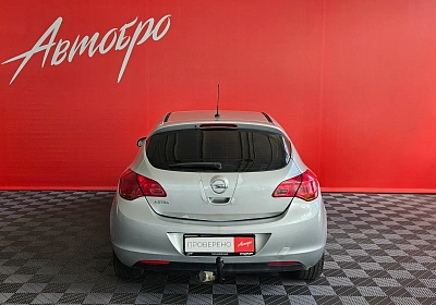 Opel Astra, J 2010