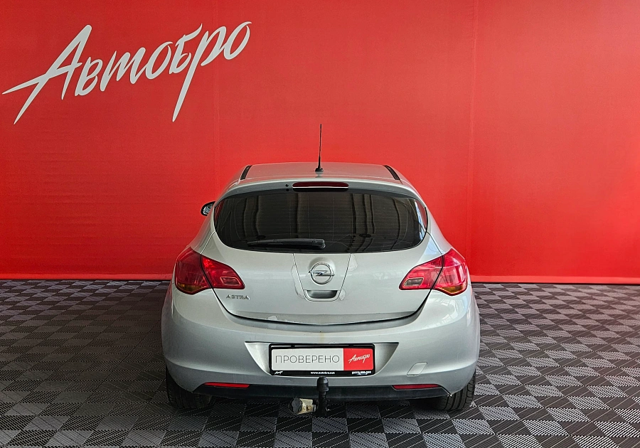 Opel Astra, J 2010