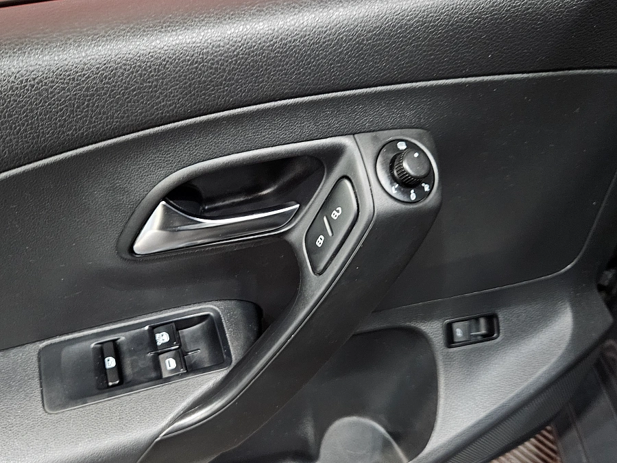 Volkswagen Polo, V Рестайлинг 2015