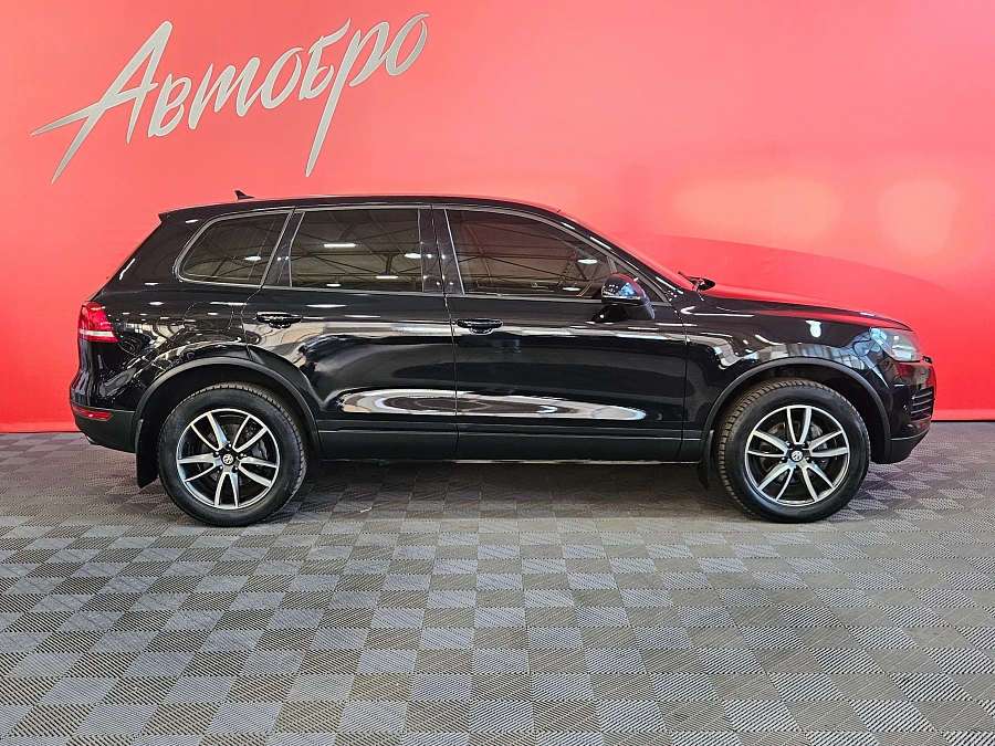 Volkswagen Touareg, II 2010