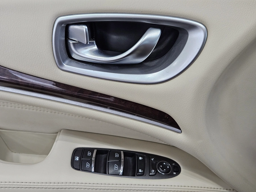 Infiniti JX, I 2013