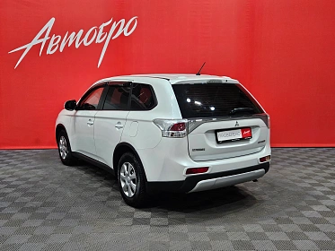 Mitsubishi Outlander, III 2014