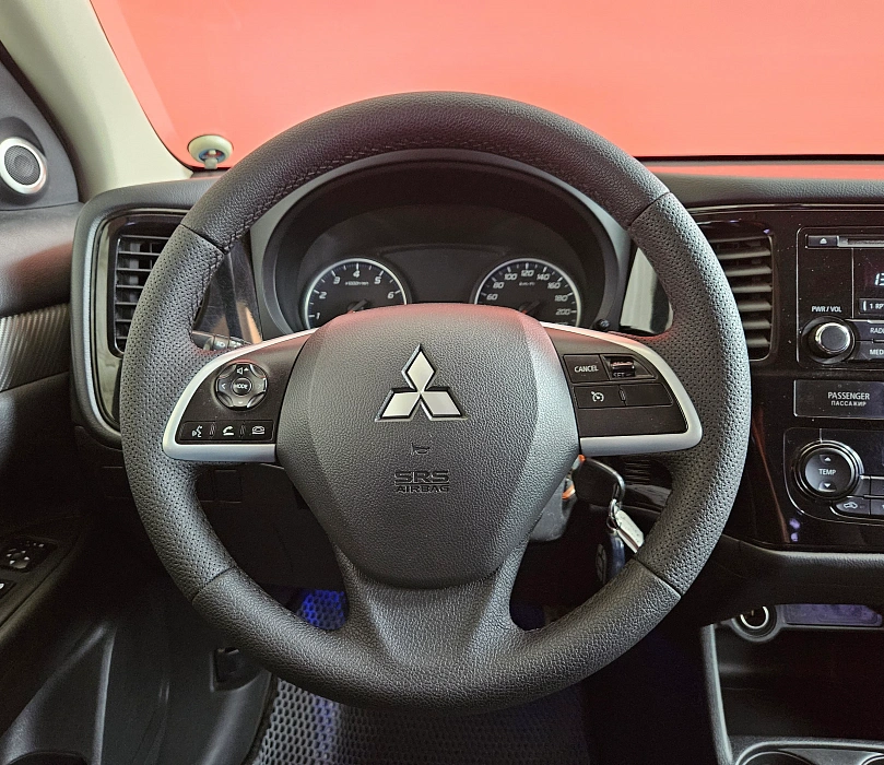 Mitsubishi Outlander, III 2013