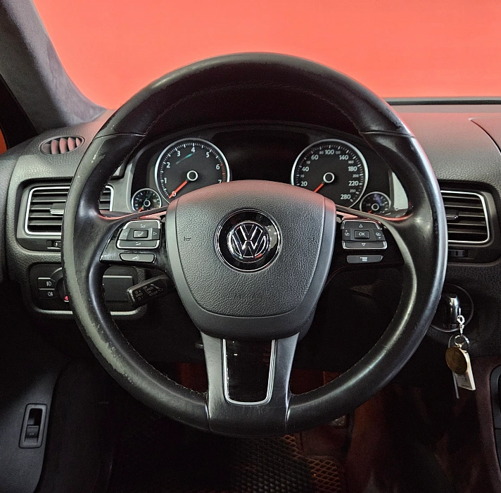 Volkswagen Touareg, II 2011