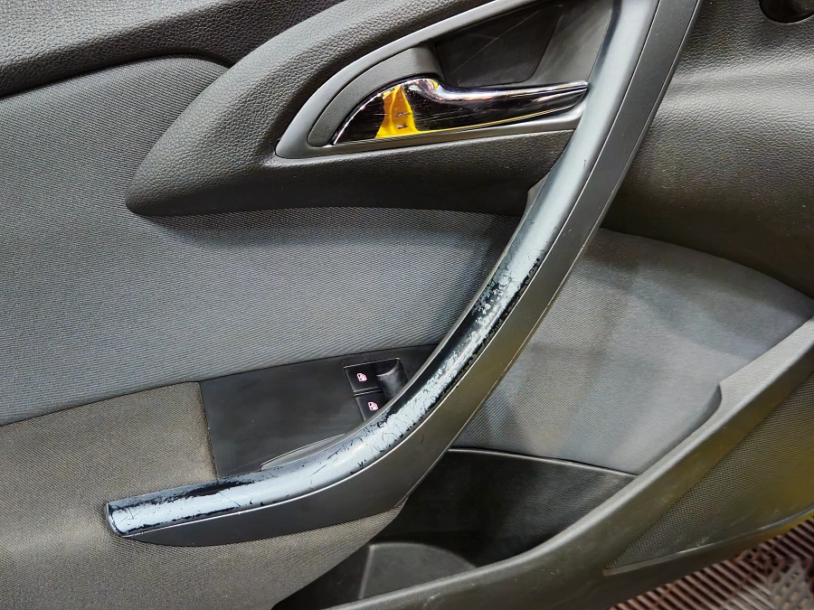 Opel Astra, J Рестайлинг 2012
