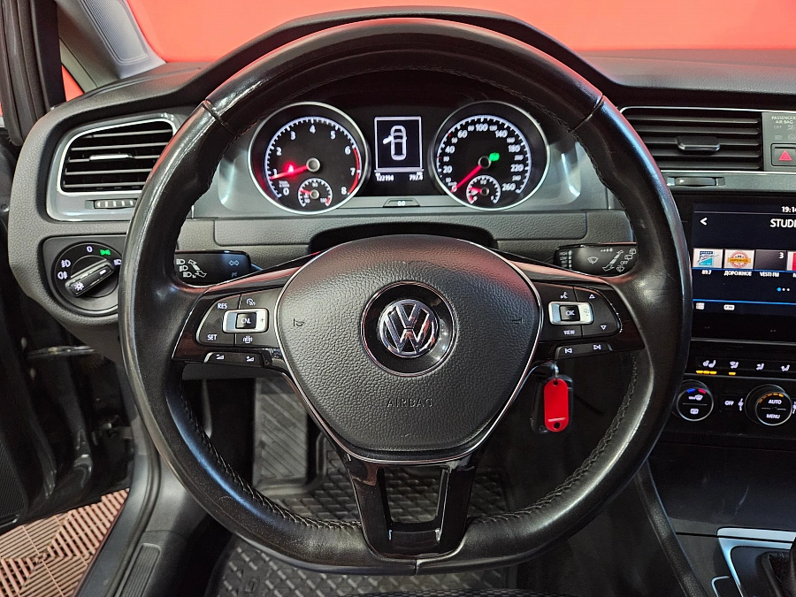 Volkswagen Golf, VII Рестайлинг 2018