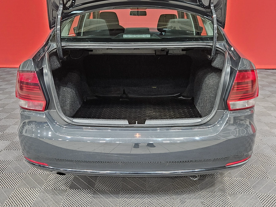 Volkswagen Polo, V Рестайлинг 2015