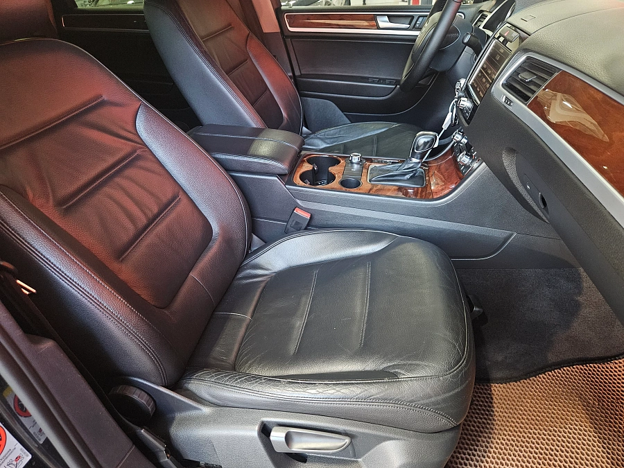 Volkswagen Touareg, II 2010
