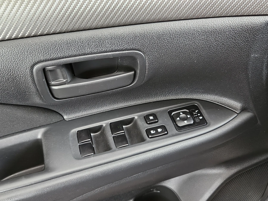 Mitsubishi Outlander, III 2013