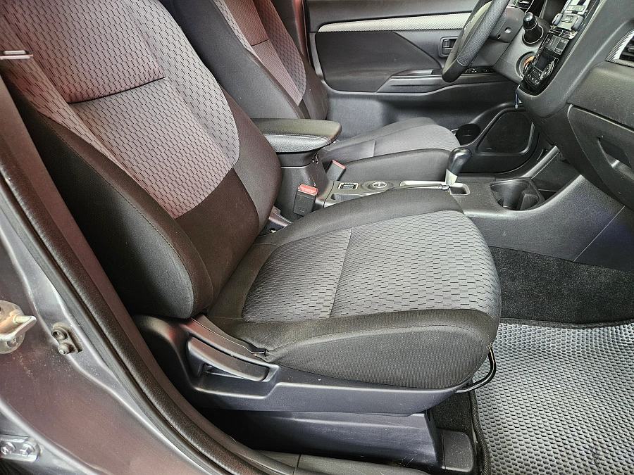 Mitsubishi Outlander, III 2013