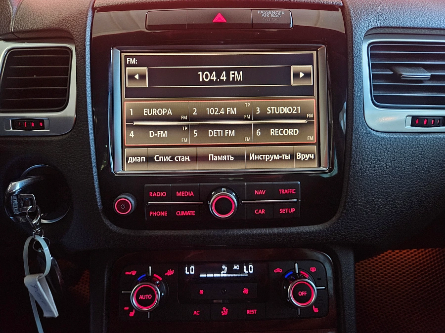 Volkswagen Touareg, II 2010