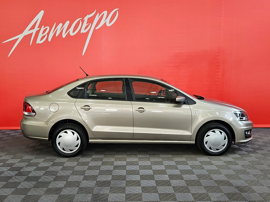 Volkswagen Polo, V Рестайлинг 2015