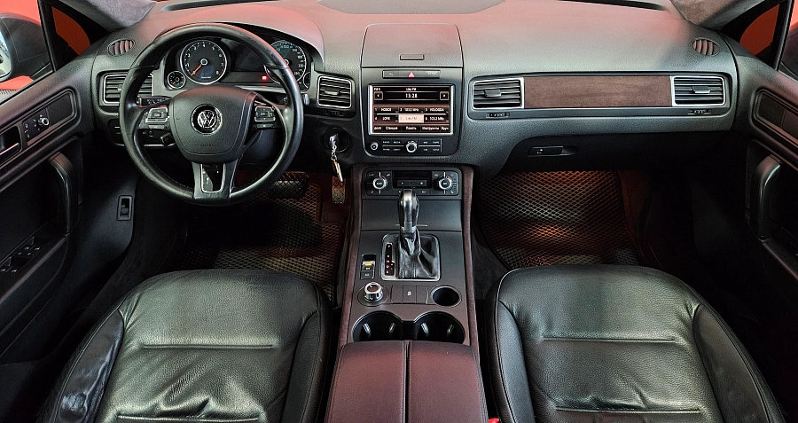 Volkswagen Touareg, II 2011