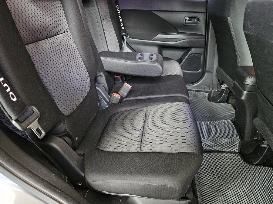 Mitsubishi Outlander, III 2013