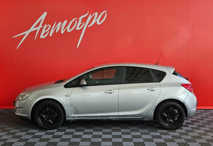 Opel Astra, J 2010