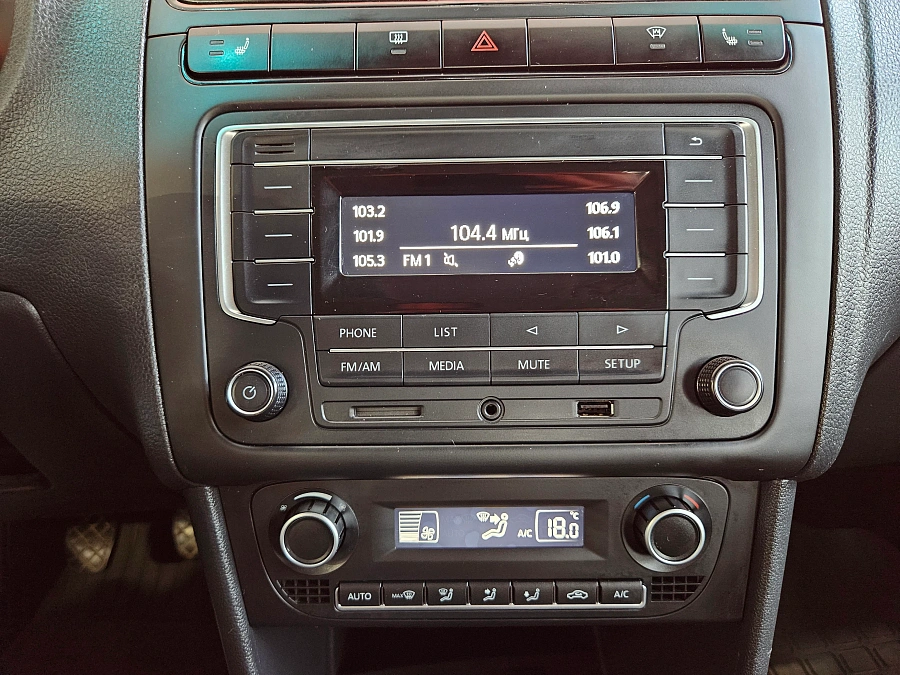 Volkswagen Polo, V Рестайлинг 2015