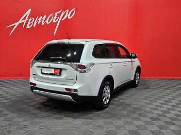 Mitsubishi Outlander, III 2014