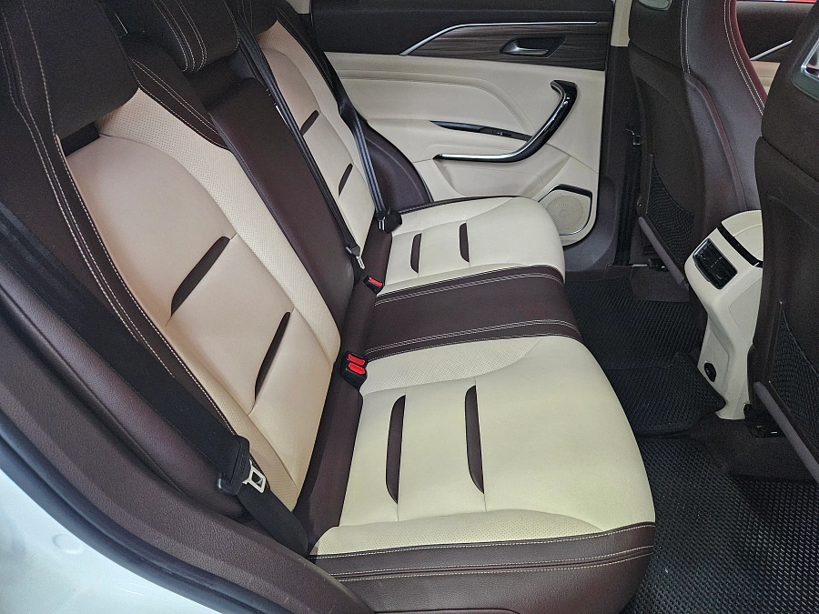 FAW Bestune T77, I 2022