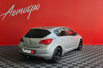 Opel Astra, J 2010