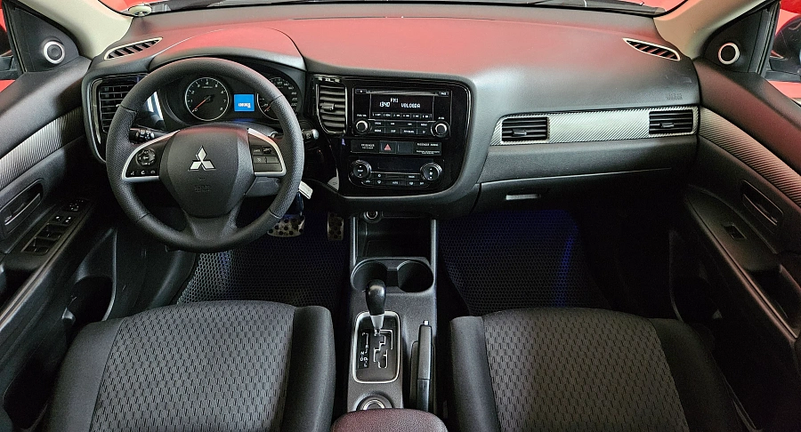 Mitsubishi Outlander, III 2013
