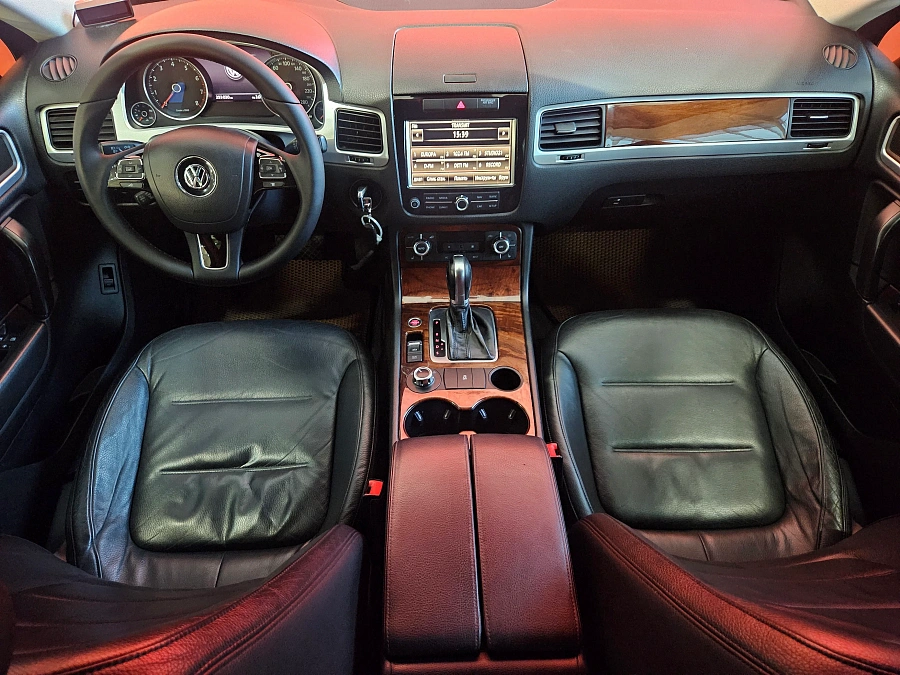 Volkswagen Touareg, II 2010