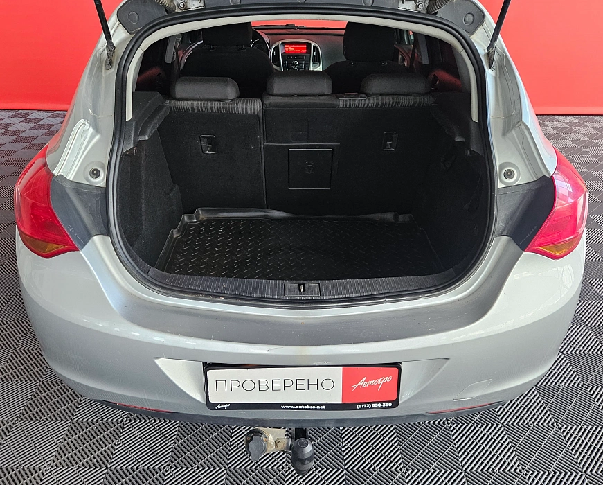 Opel Astra, J 2010
