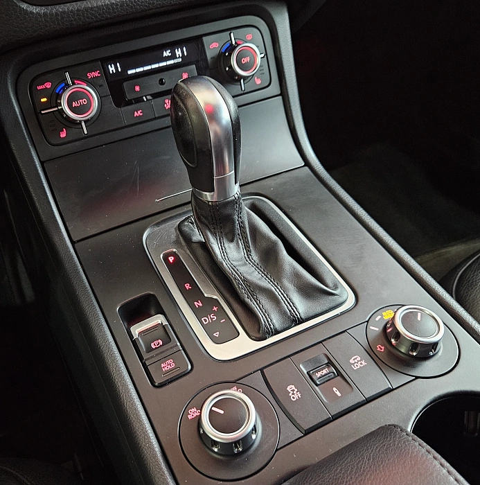 Volkswagen Touareg, II 2013