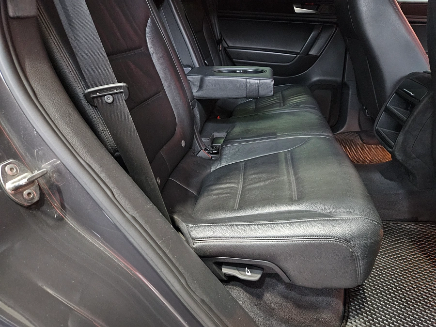 Volkswagen Touareg, II 2011
