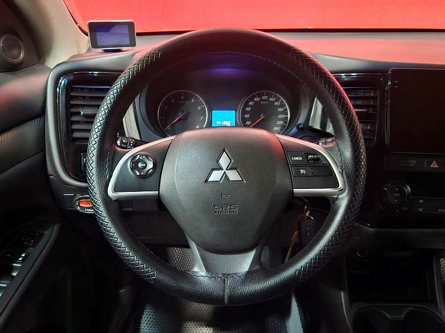 Mitsubishi Outlander, III 2014