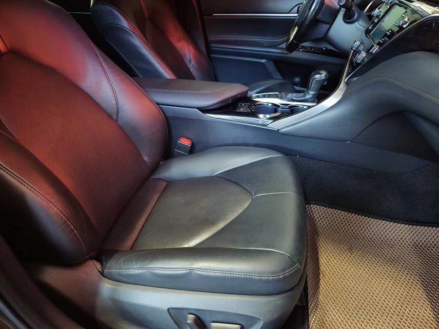 Toyota Camry, VIII (XV70) 2019