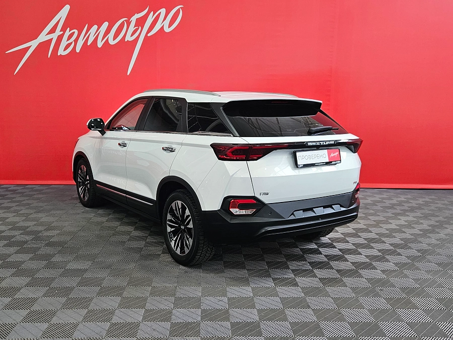 FAW Bestune T77, I 2022